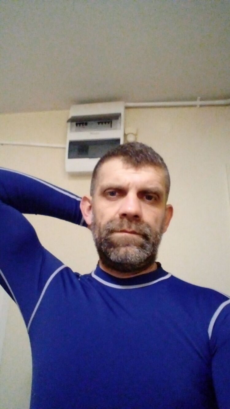  39652079  Vano, 42 ,    