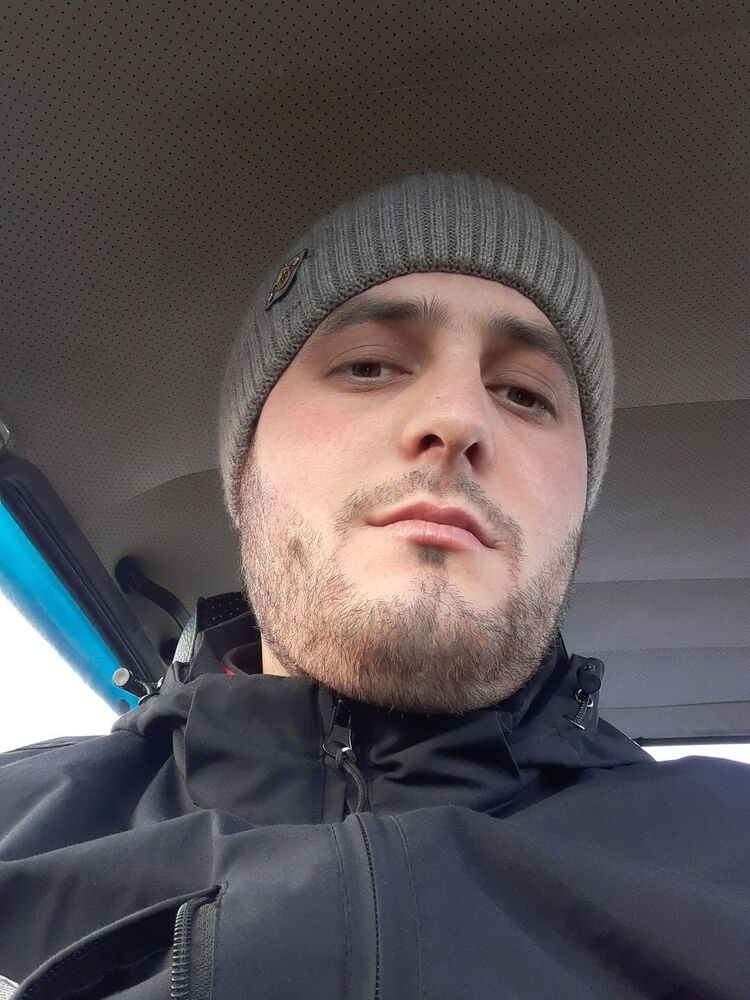  30439419  Zakir, 32 ,    