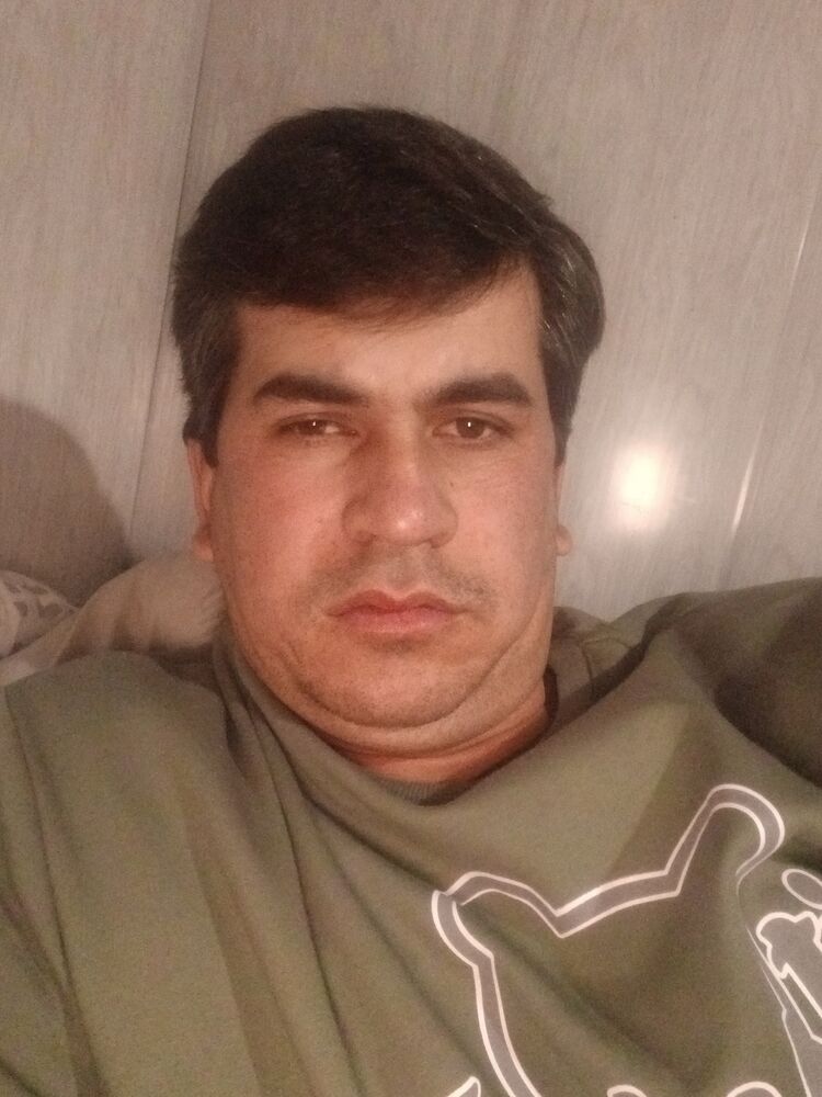  52373519  Akbar, 32 ,    