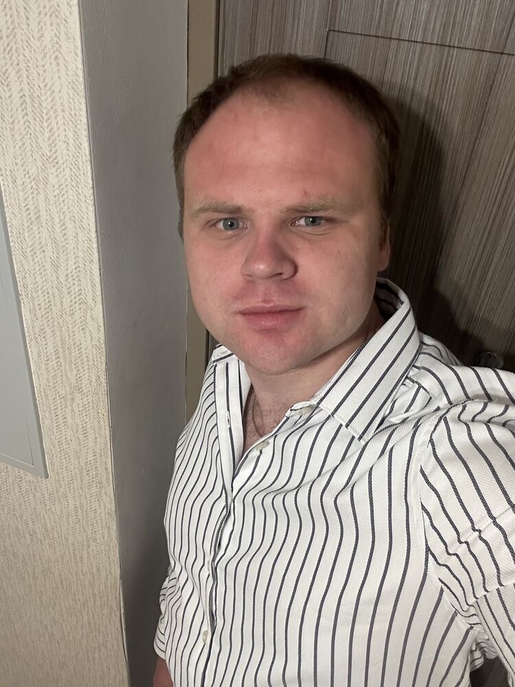  46033189  Vladimir, 28 ,     