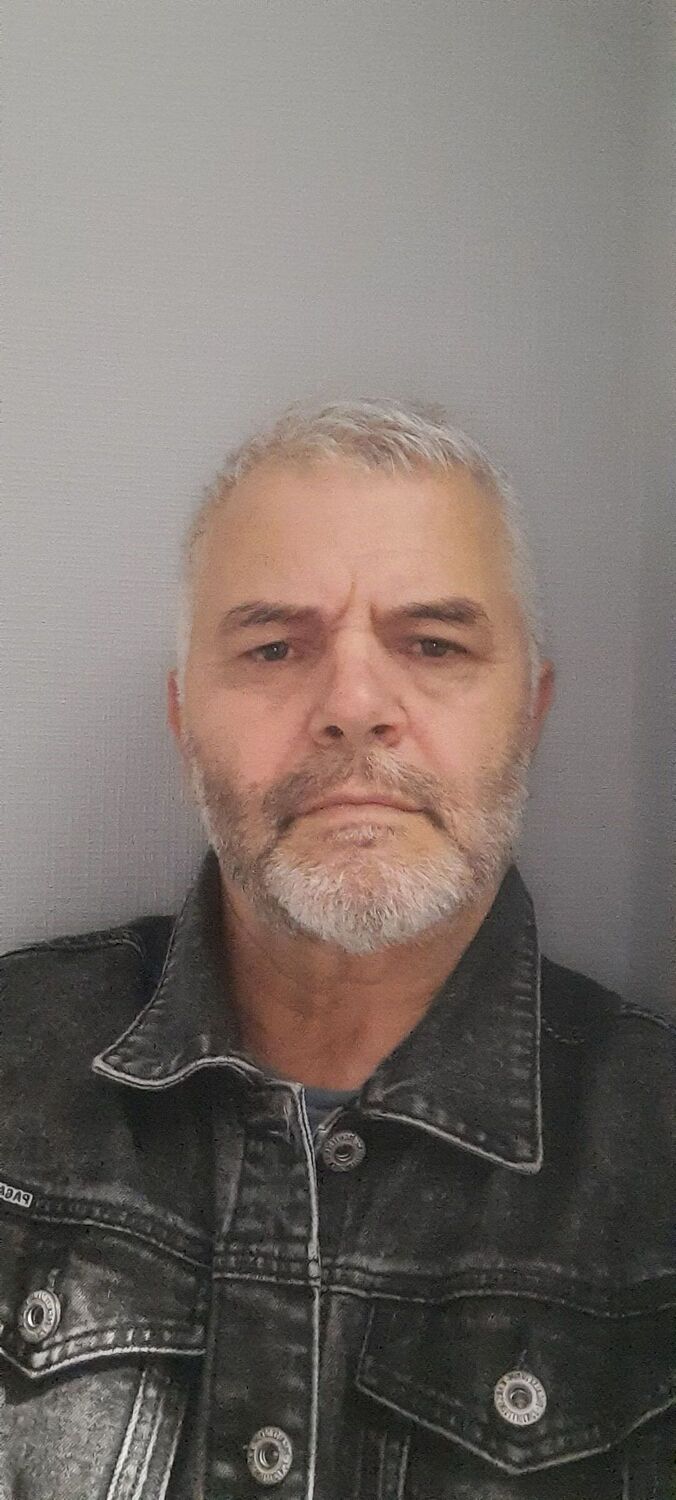  52309909  Jovan, 61 ,    -