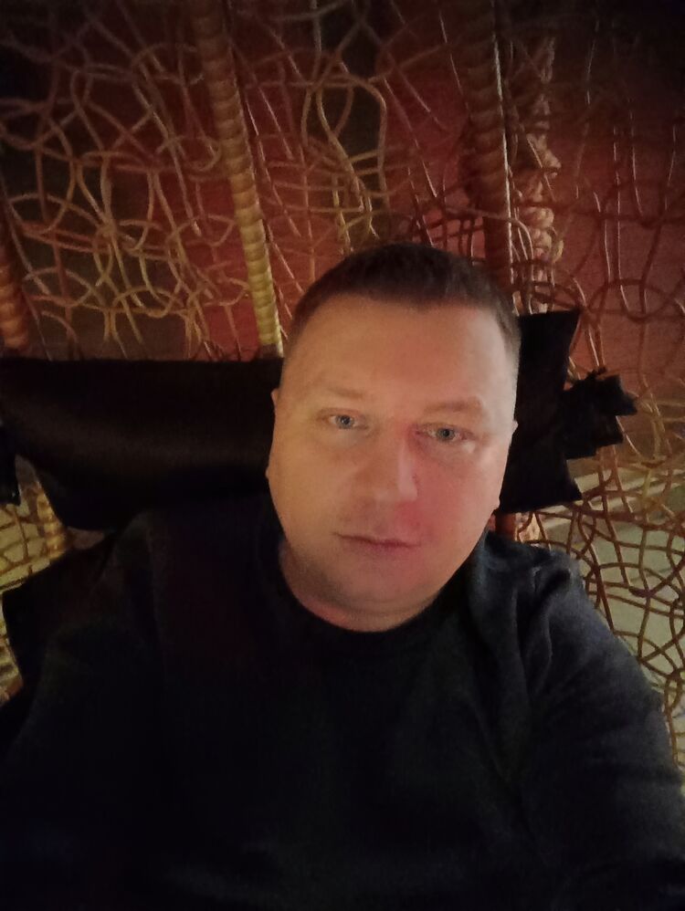  40462759  Antonio, 37 ,    
