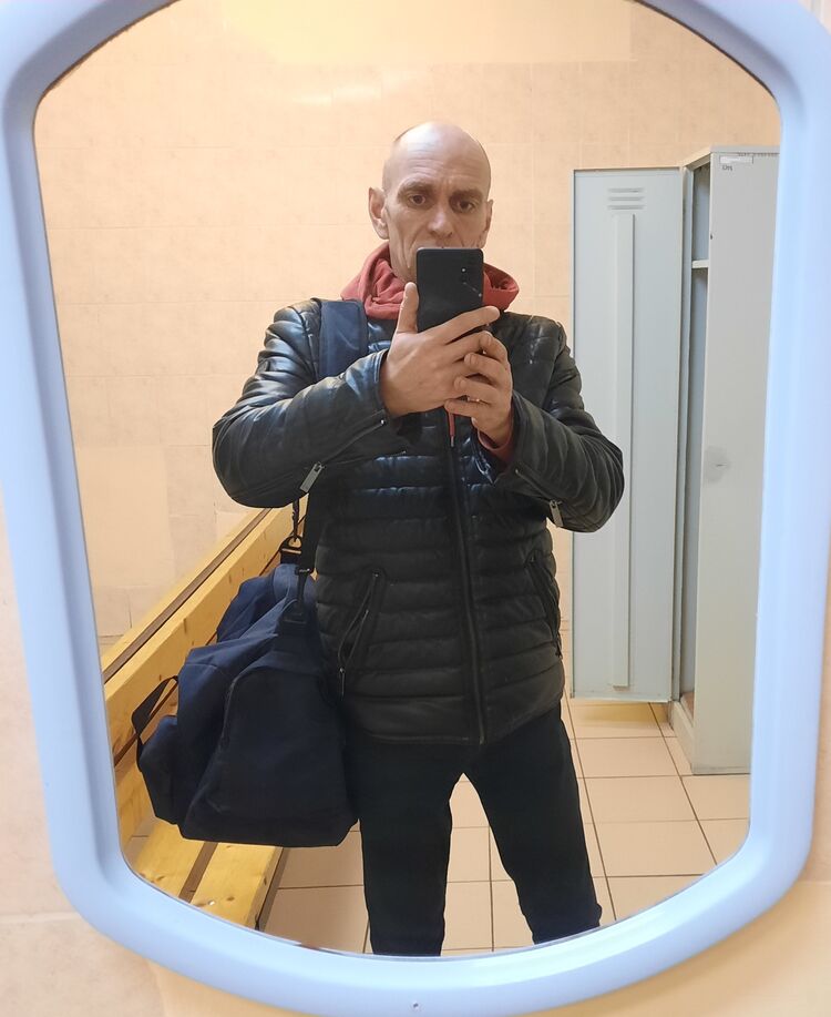  45649079  , 49 ,    