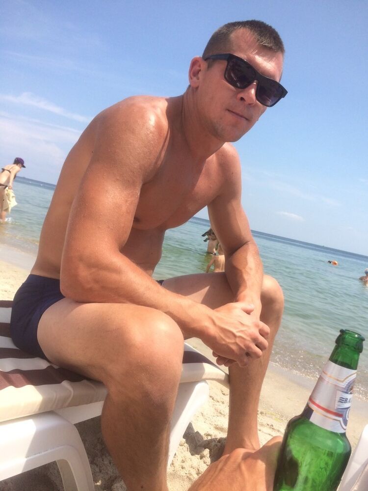   ,   Roman, 39 ,   
