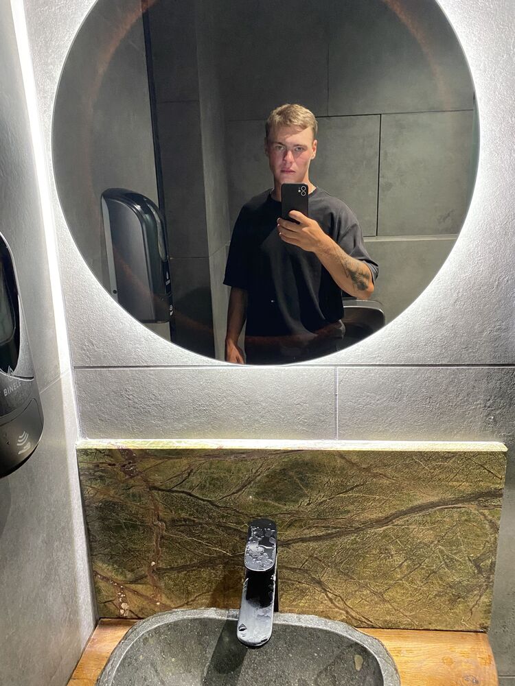  37261069  , 23 ,    