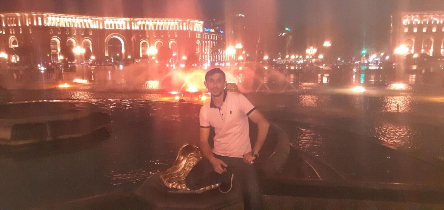  51133849  Artak, 37 ,    