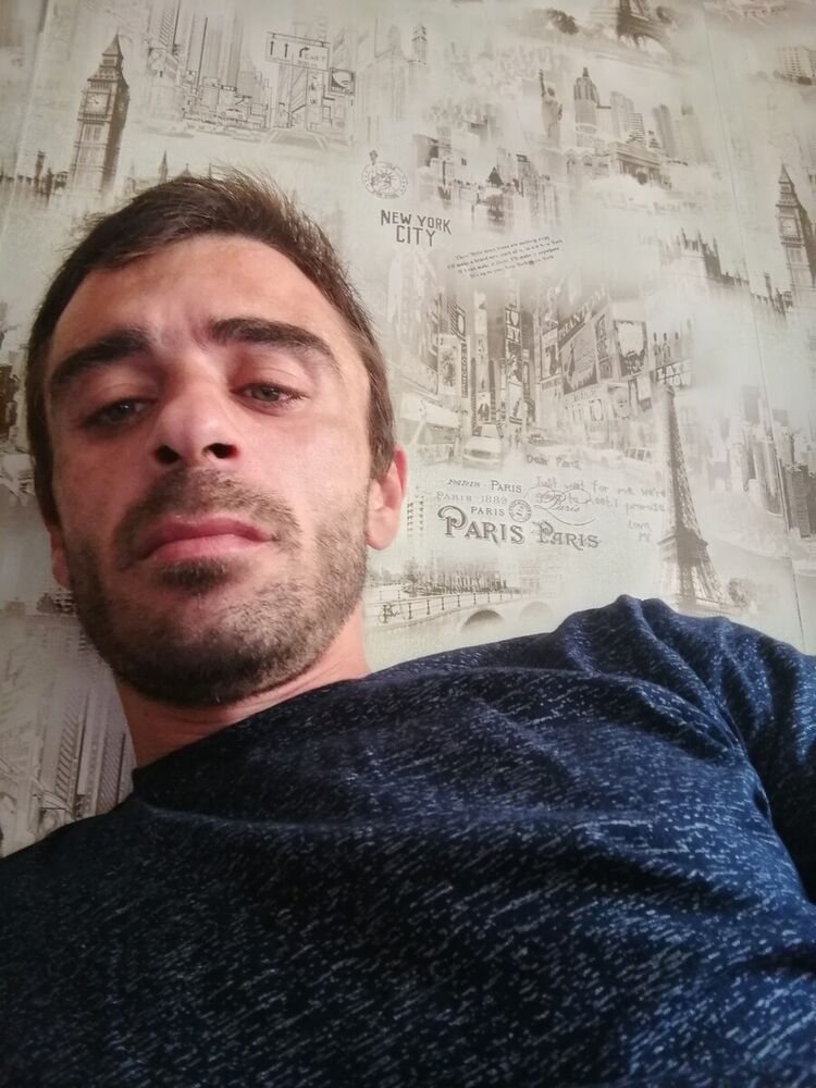  21469909  Zurab, 44 ,    -