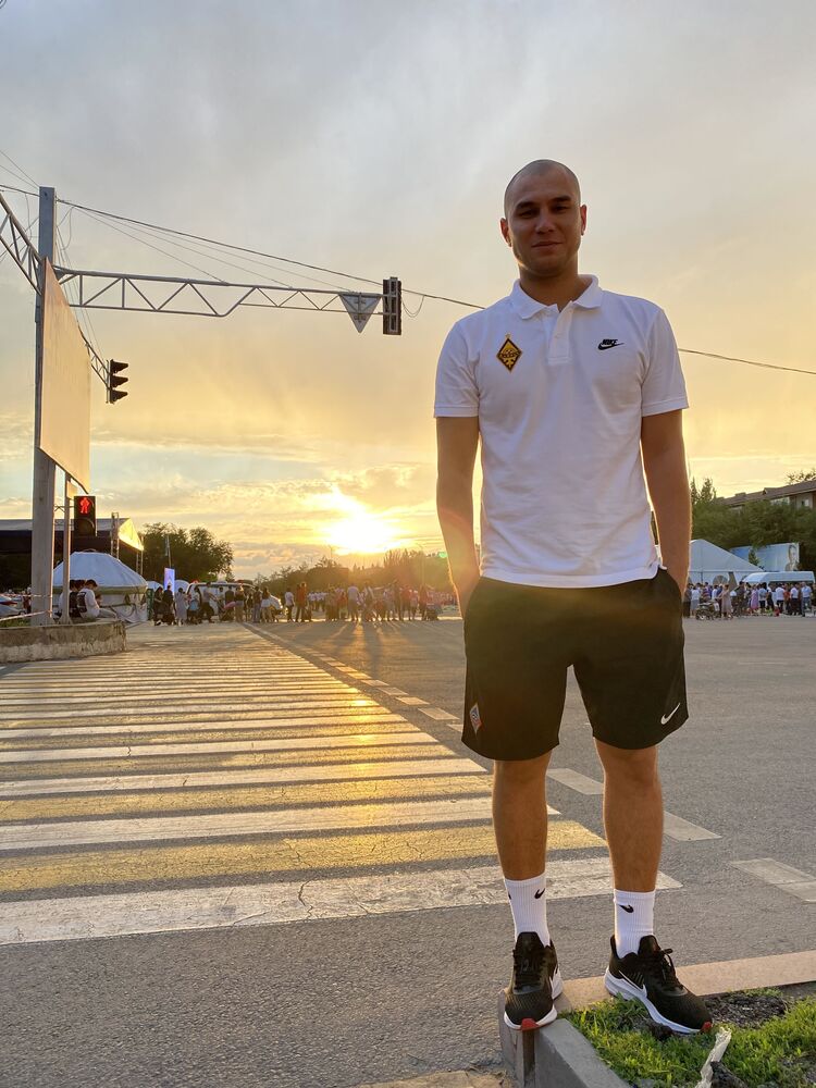  ,   Zhan, 32 ,   ,   