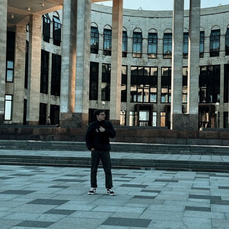  43366279  , 19 ,    -