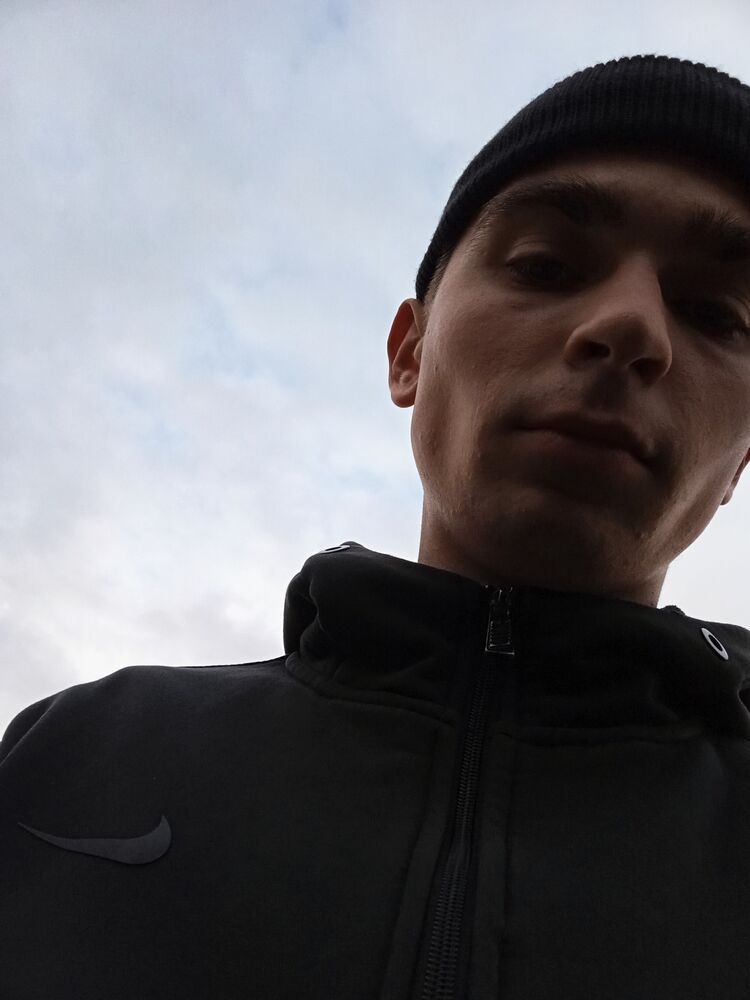  54143749  Konstantin, 21 ,    