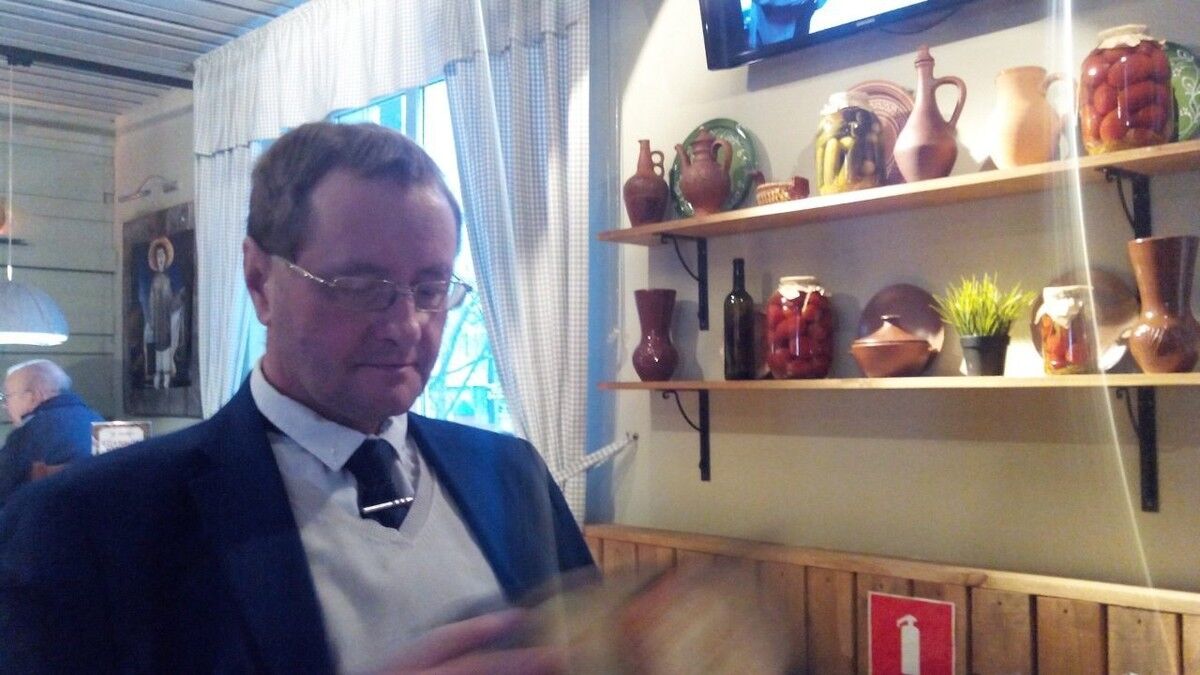  ,   Sergei, 47 ,   ,   , c 
