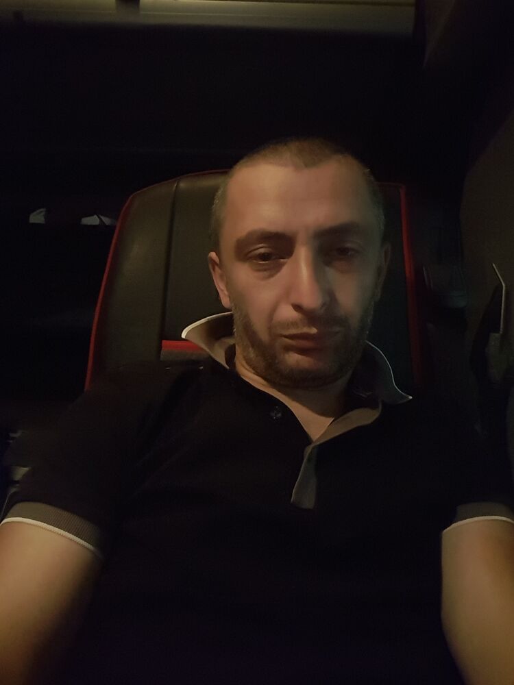  --,   Gio, 35 ,   ,   