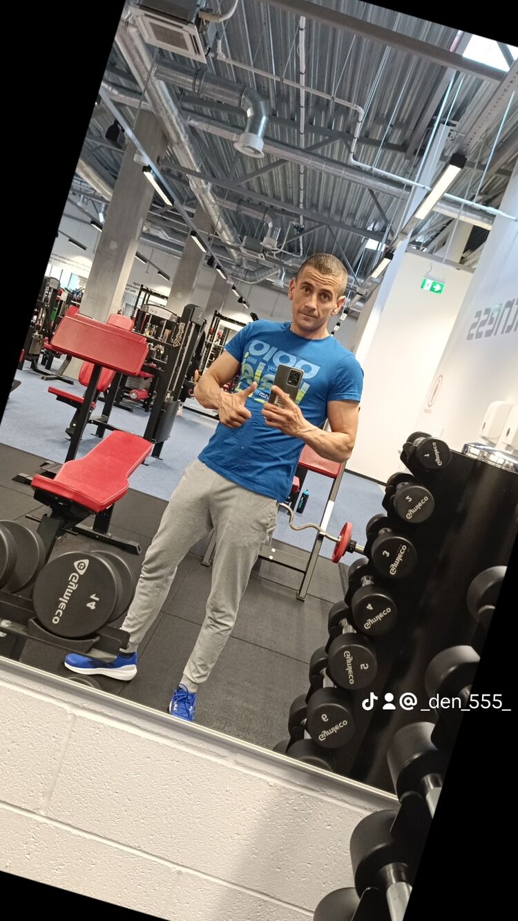  ,   Denis, 33 ,     , c , 