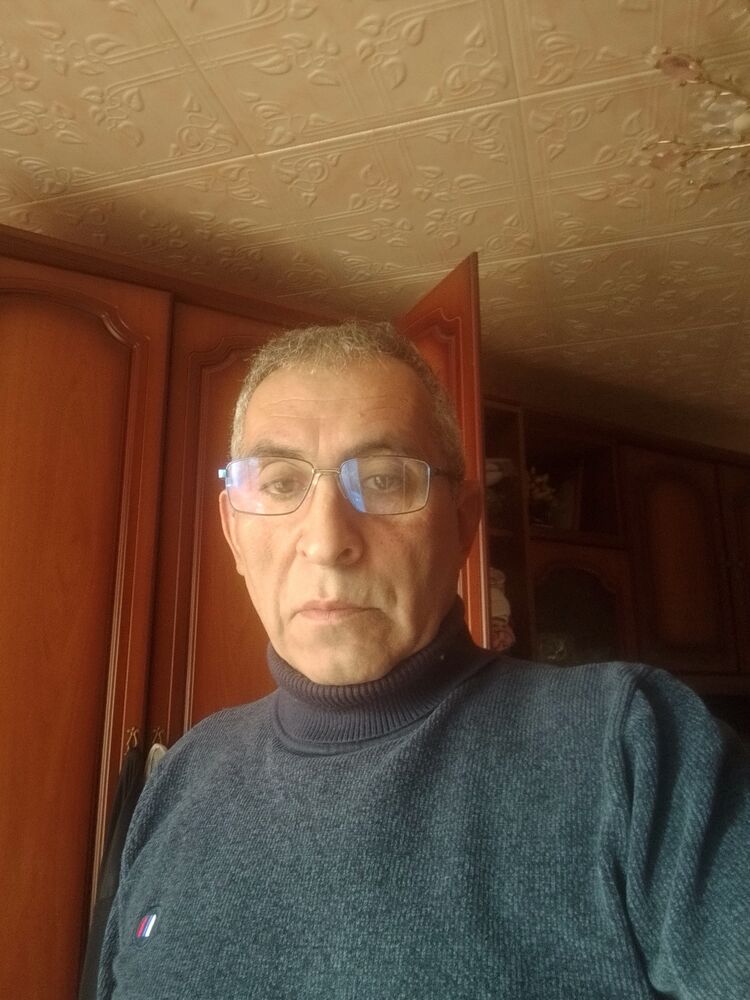  54239139  Ceyhun, 56 ,    