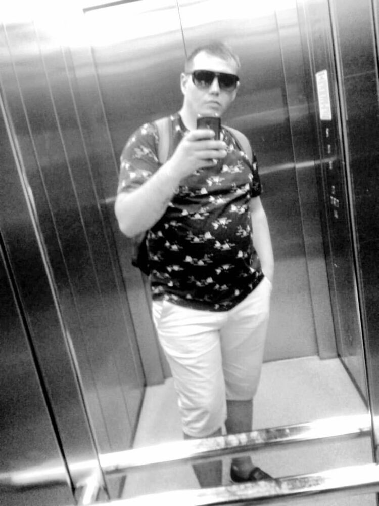  34614639  Stas, 30 ,    