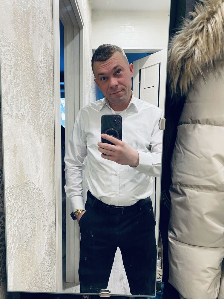  ,   Artem, 37 ,   ,   , c , 
