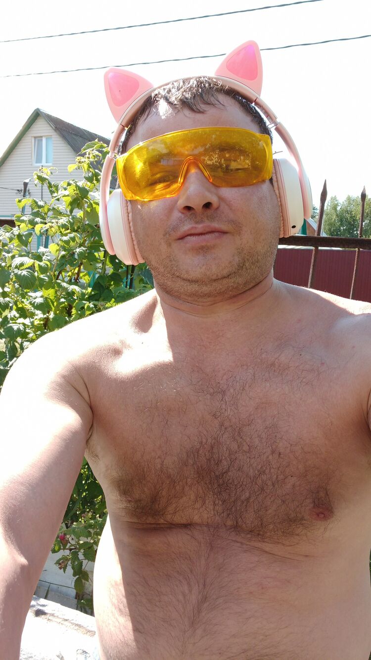  ,   Sergey, 40 ,  