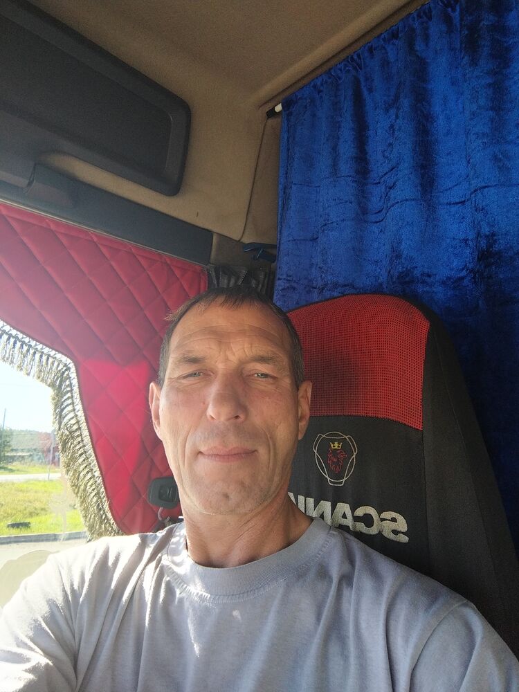  53733429  Sergey, 48 ,    