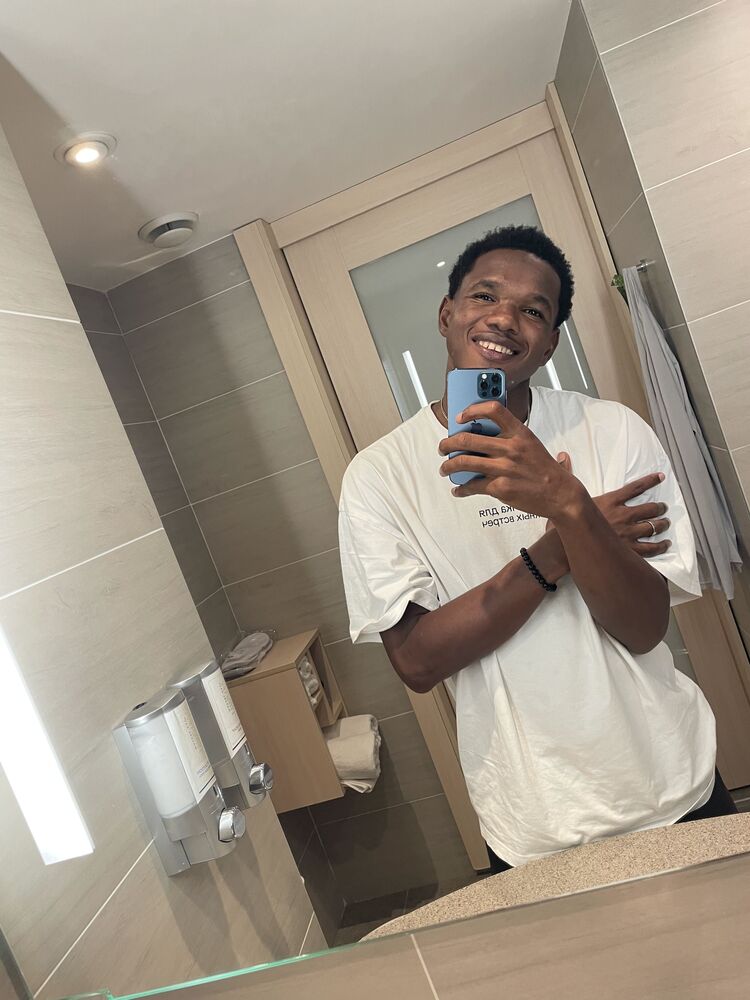  53428989  Mahamadou, 24 ,    