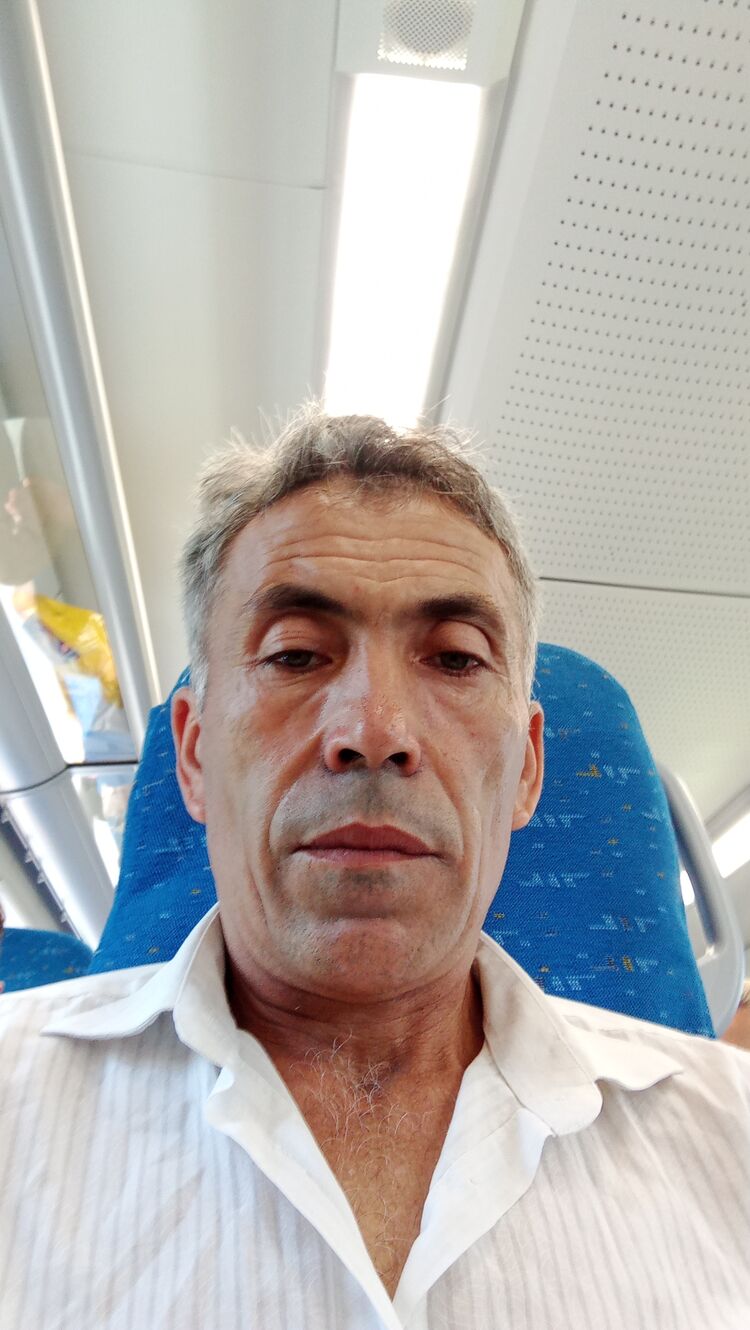  32697239  , 52 ,    