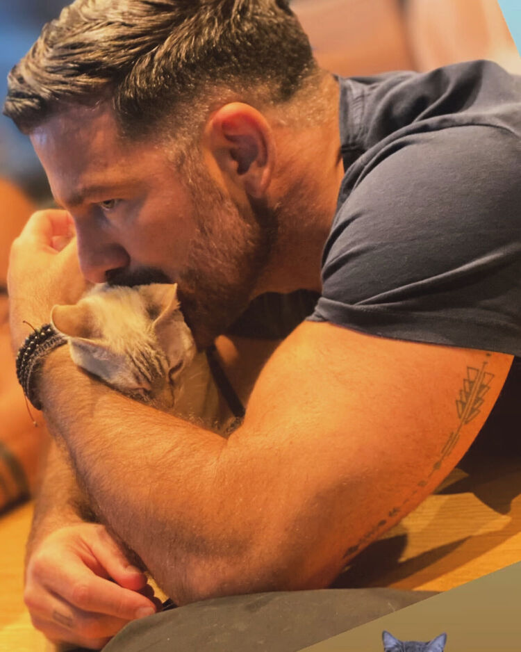  46799159  Federicodiaz, 60 ,    Orono