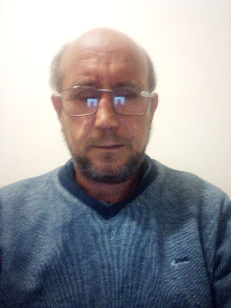  46941069  , 52 ,    