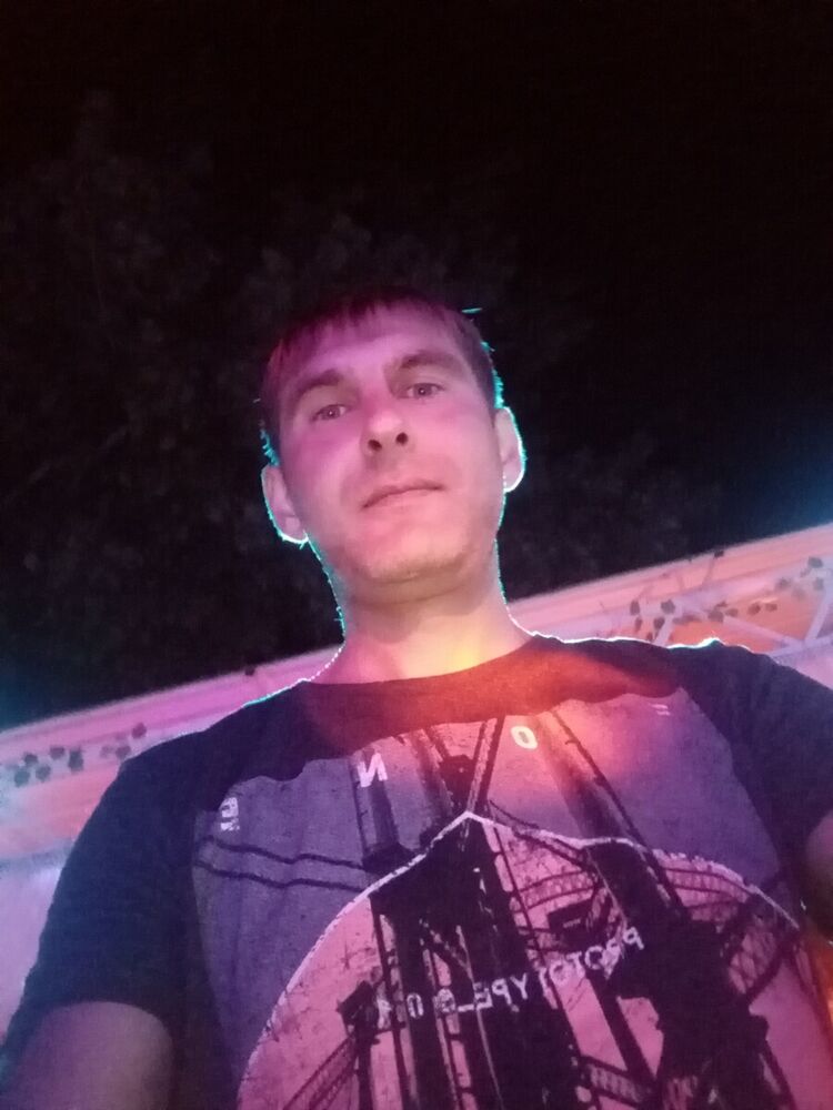  22043449  , 37 ,    
