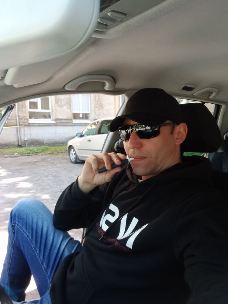  ,   Alex, 33 ,   ,   
