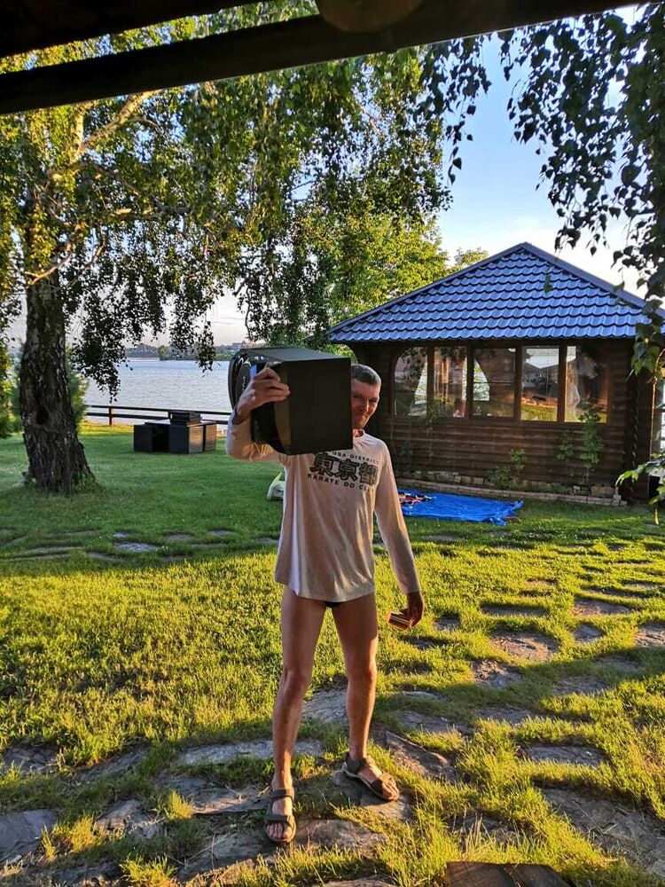  46576279  Evgeni, 55 ,    