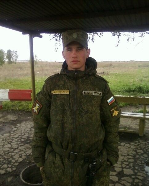  5676409  Denis, 30 ,    