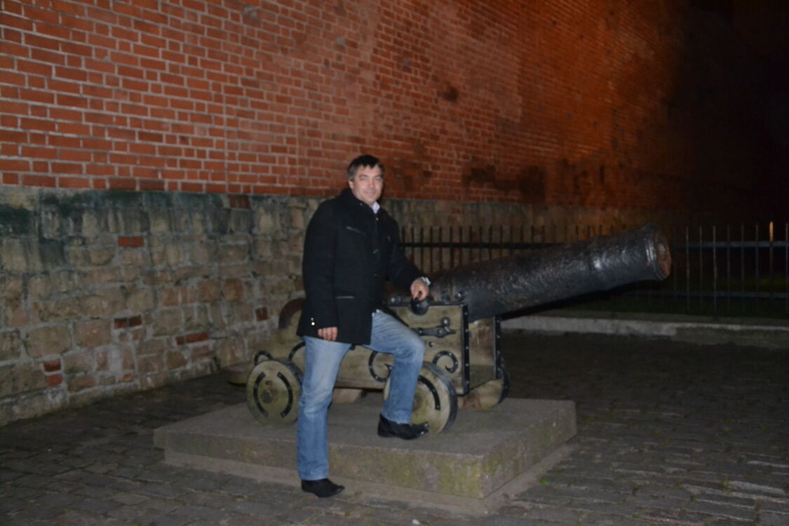  5940219  Oleg, 52 ,    