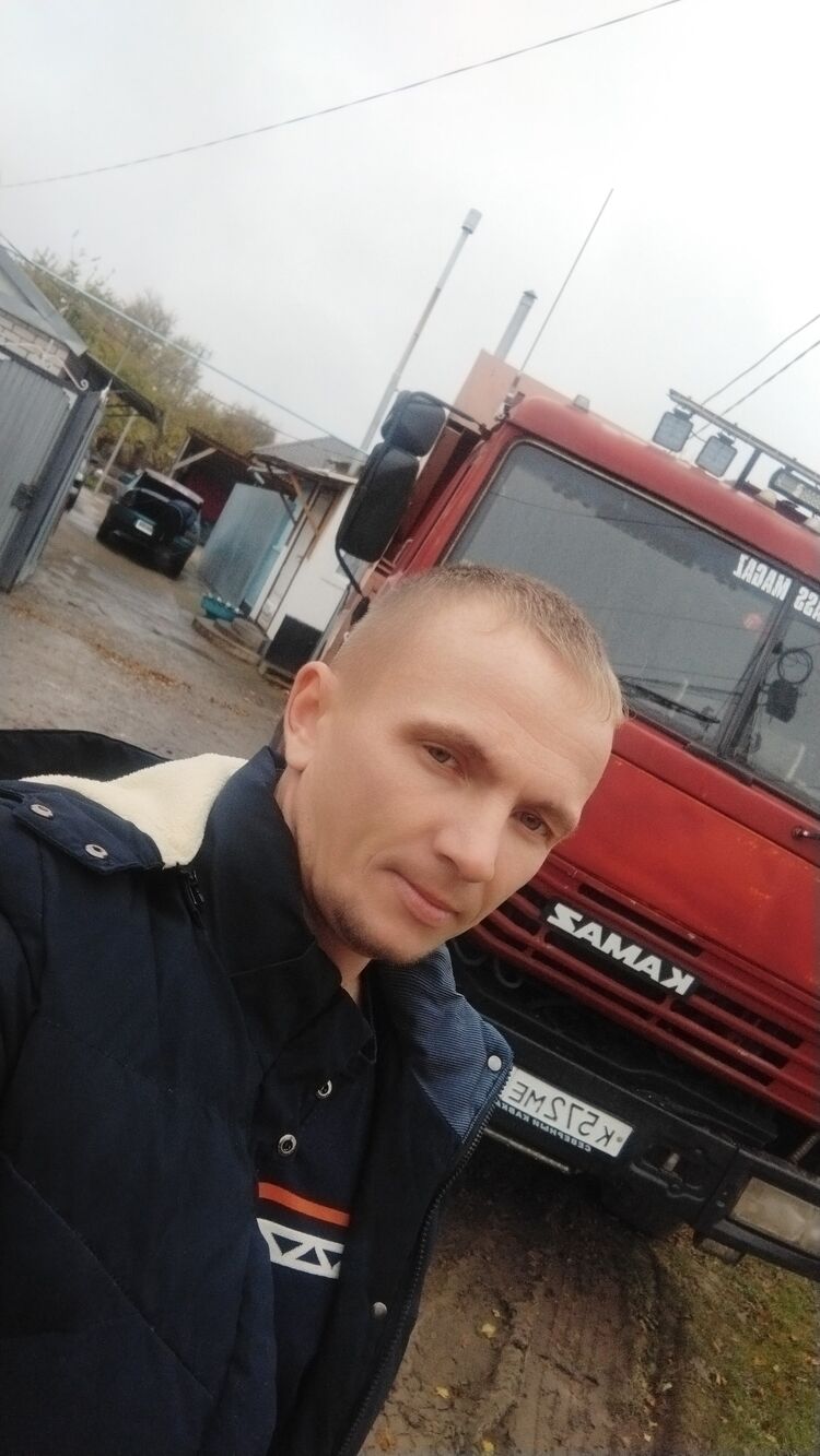  30524299  Sergey, 38 ,    