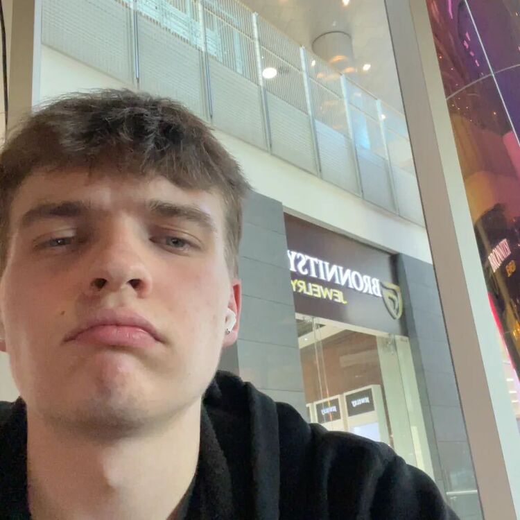  42932499  Andrey, 22 ,    