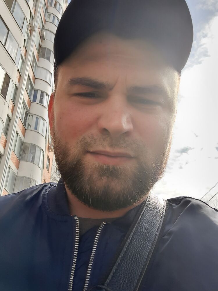  29681839  Denis, 34 ,    
