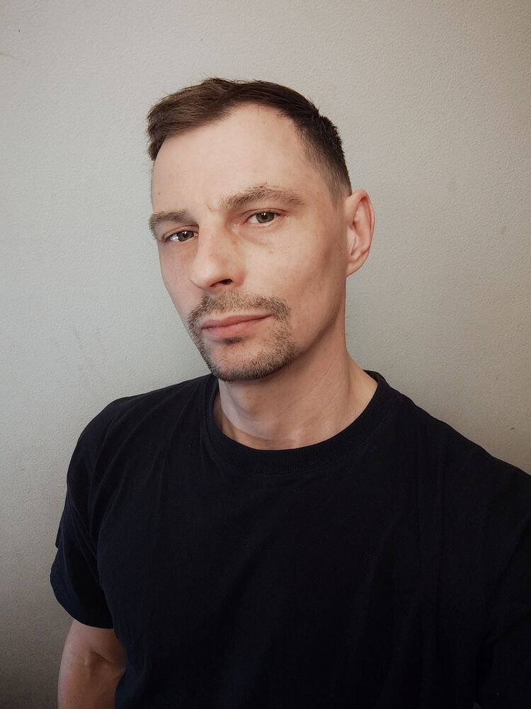  42114099  Nik, 40 ,    