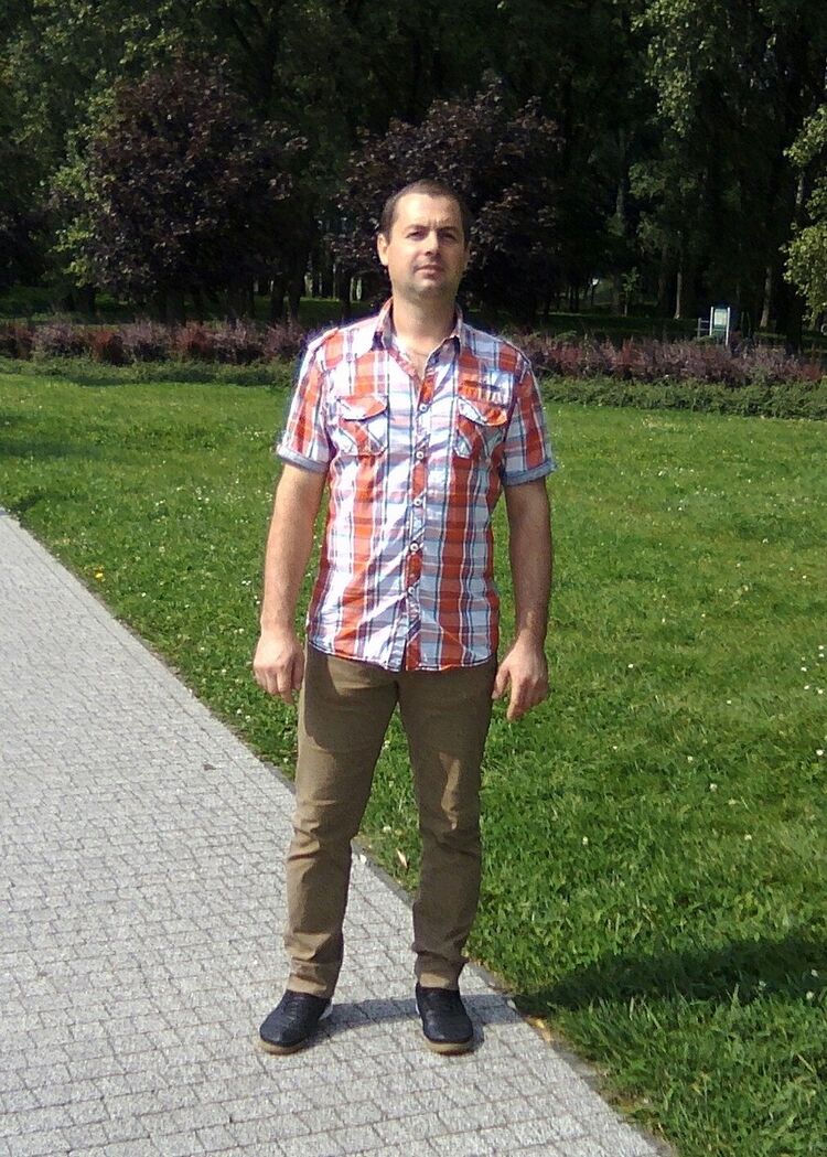  11466189  Andrej, 42 ,    