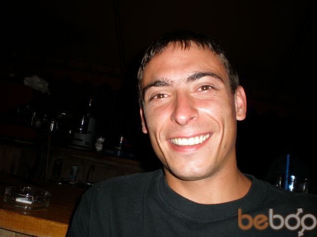  1351429  Andriy, 39 ,    