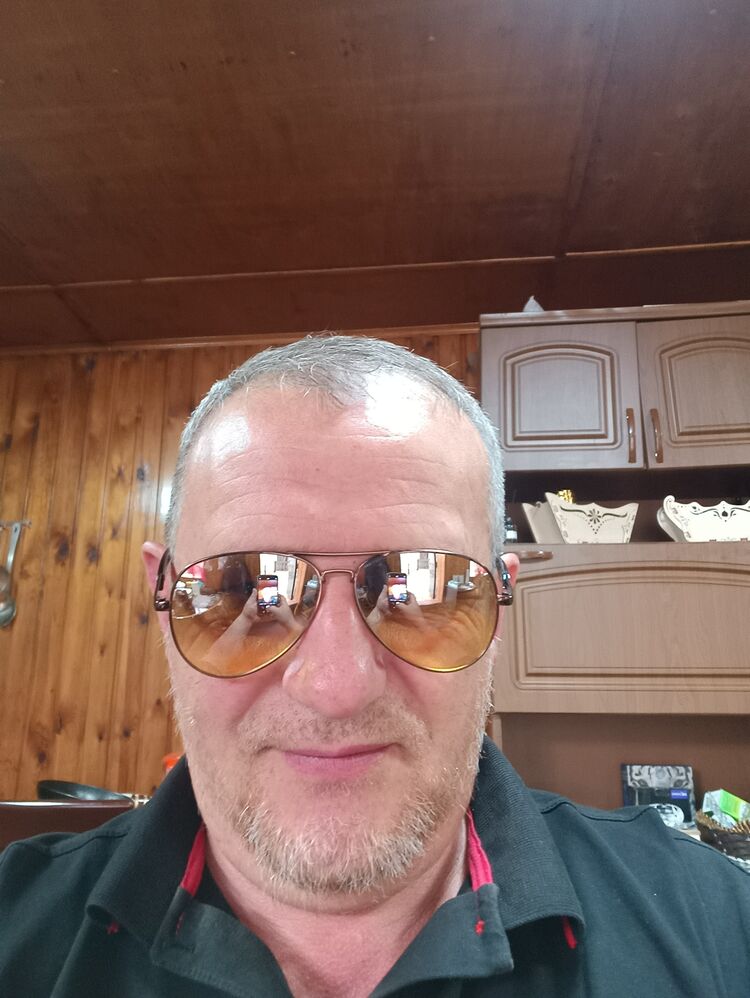  43237279  , 49 ,    