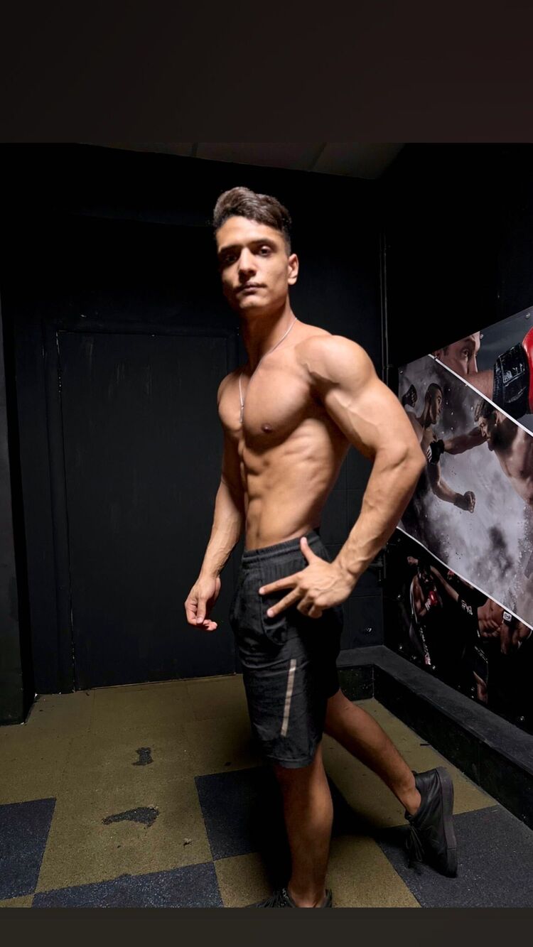  ,   Moataz, 23 ,   ,   