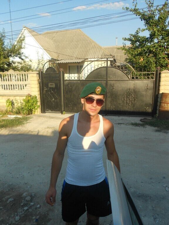  53454689  Stefan, 31 ,    