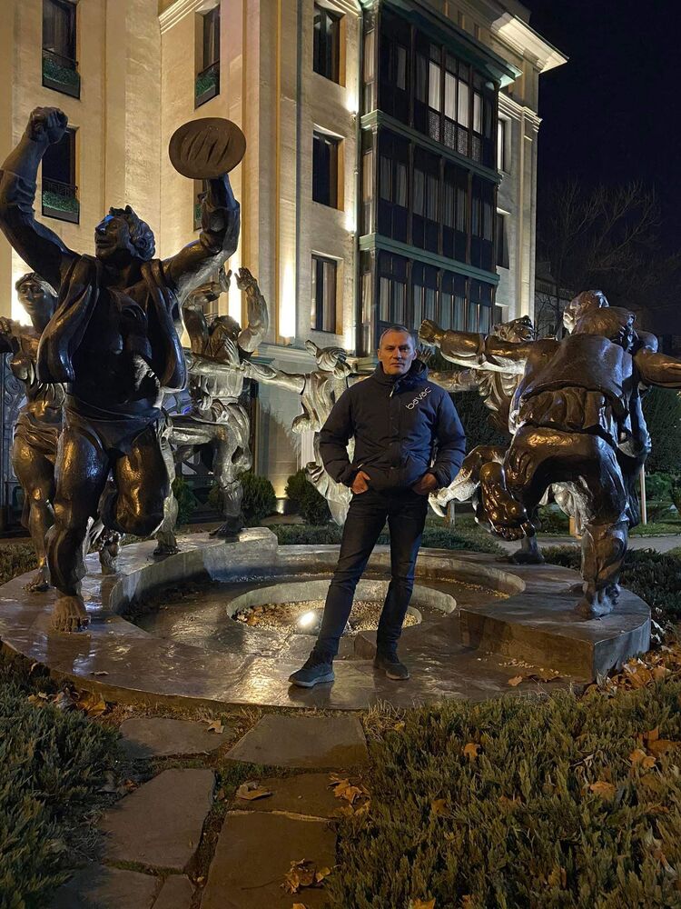  ,   Oleg, 46 ,   ,   