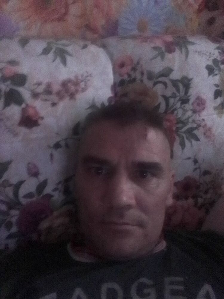 26188129  Denis, 48 ,    