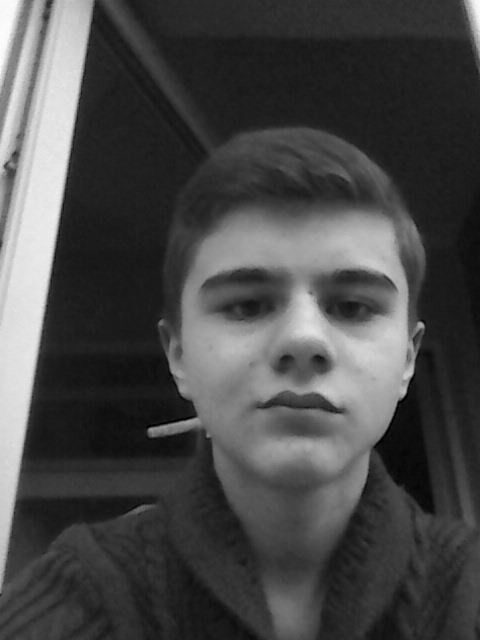  5895409  Anton, 28 ,    