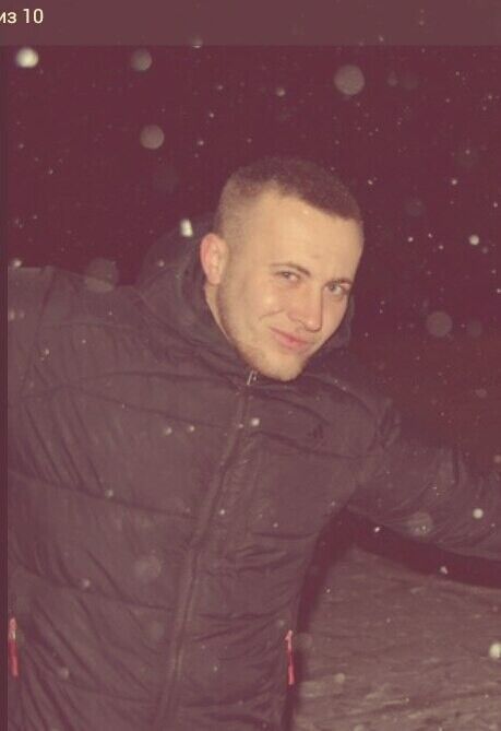  22139359  Maksim, 33 ,    