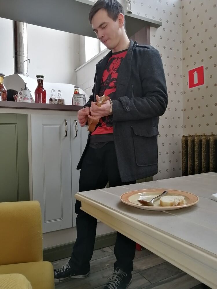  19686999  , 28 ,    