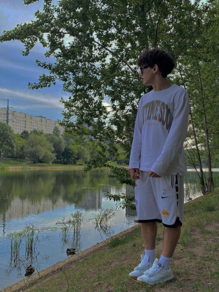  ,   Timur, 19 ,   ,   , c , 