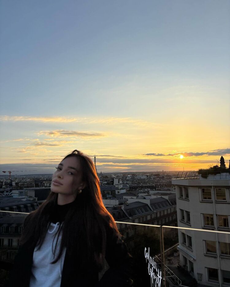  53599249  , 30 ,    --