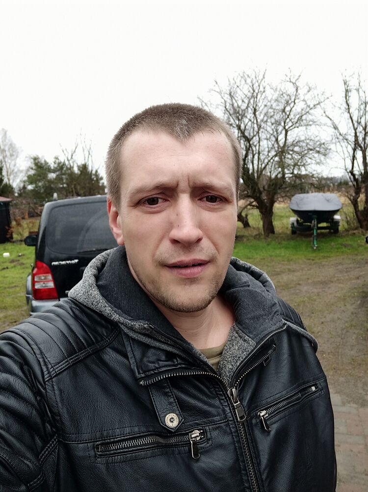  46992109  Sasza, 40 ,    