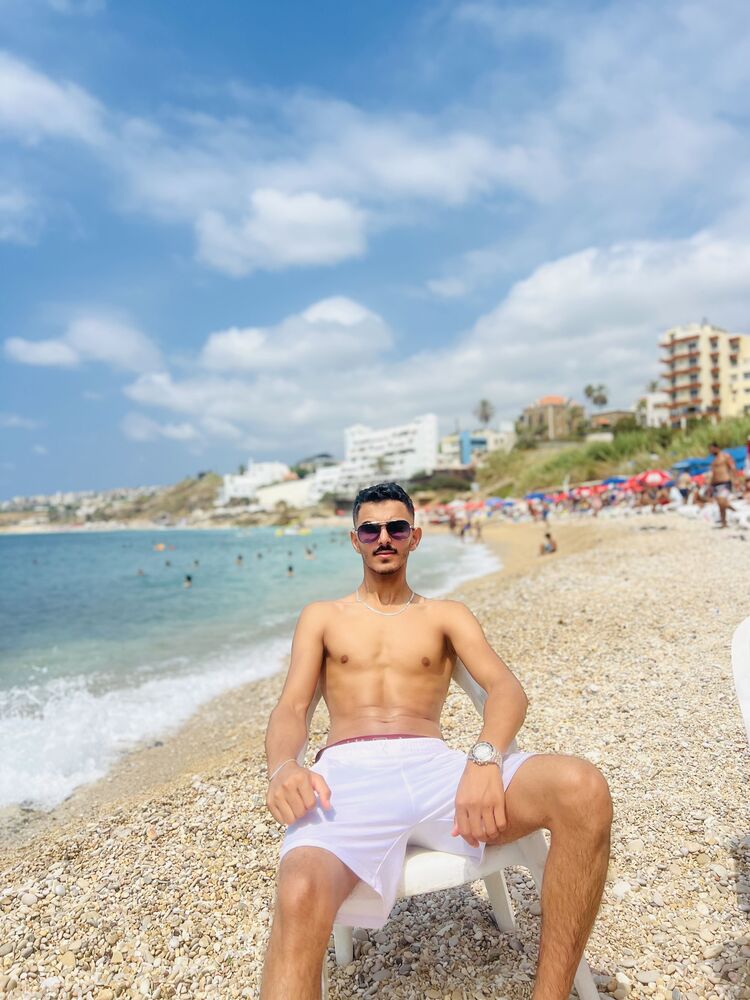  ,   Alaa, 21 ,   ,   