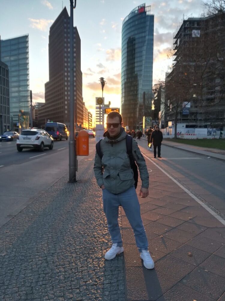  ,   Hiroo, 27 ,   ,   , c 